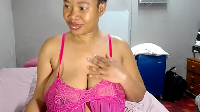 Snapshot of BigAreola26 chatting on June 2026 04:48:02 AM BigAreola26 online show from June 2026 04:48:02 AM