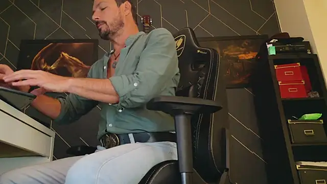 ChrisKox online show from March 2025 05:08:02 AM