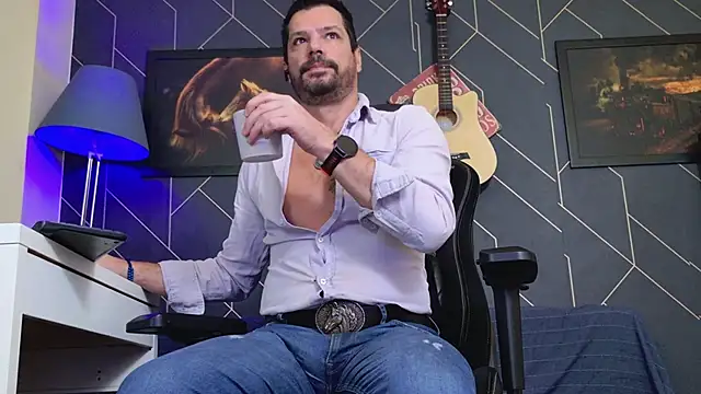 ChrisKox online show from November 2025 04:18:01 AM