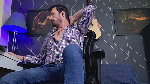 ChrisKox online show from November 2025 05:01:02 PM