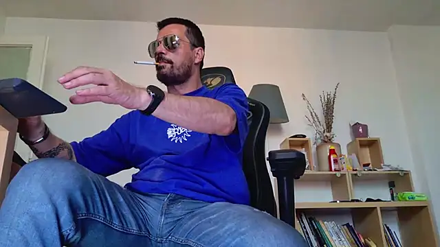 Snapshot of ChrisKox chatting on May 2026 05:09:02 PM ChrisKox online show from May 2026 05:09:02 PM