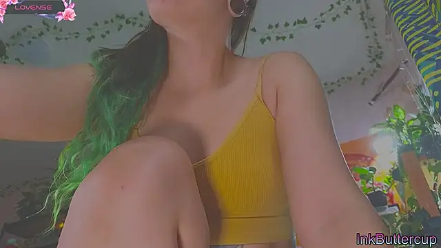 Snapshot of Dead_Butterfly chatting on September 2025 03:45:02 AM Dead Butterfly online show from September 2025 03:45:02 AM