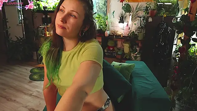 Snapshot of Dead_Butterfly chatting on October 2025 03:41:02 AM Dead Butterfly online show from October 2025 03:41:02 AM