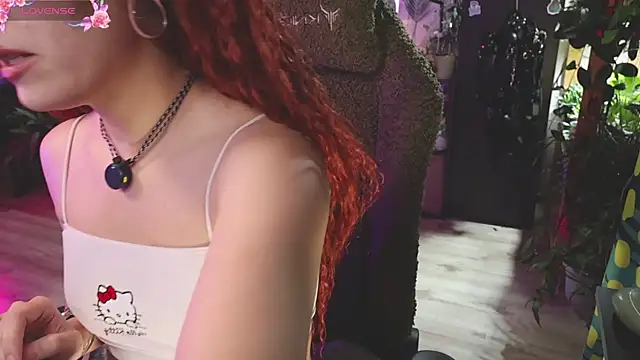 Snapshot of Dead_Butterfly chatting on November 2025 03:37:02 AM Dead Butterfly online show from November 2025 03:37:02 AM