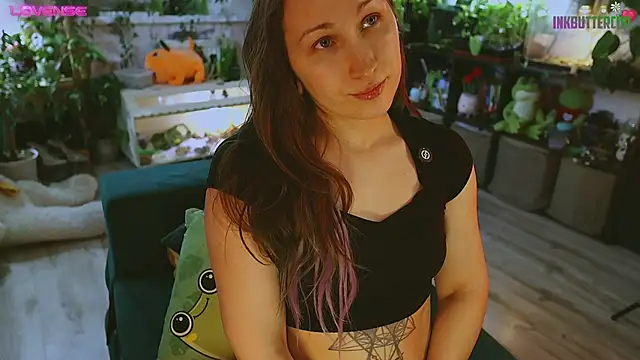 Dead Butterfly online show from March 2026 12:38:02 PM