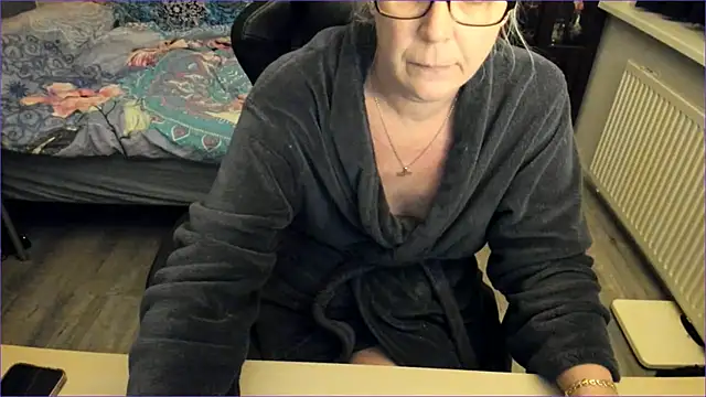 minoesje37 online show from December 2024 08:25:02 PM