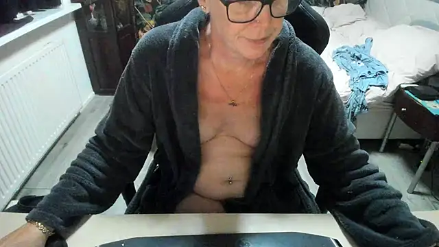 minoesje37 online show from September 2025 07:36:02 PM