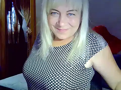 AgoniA7 online show from September 2025 04:01:01 AM