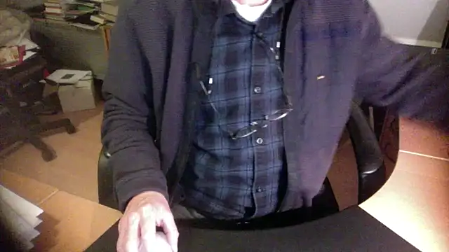 Snapshot of outlaw200 chatting on December 2024 03:55:01 PM outlaw200 online show from December 2024 03:55:01 PM