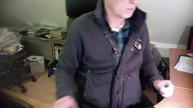 Snapshot of outlaw200 chatting on December 2024 03:47:02 PM outlaw200 online show from December 2024 03:47:02 PM