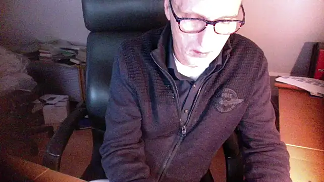 Snapshot of outlaw200 chatting on January 2025 02:42:01 PM outlaw200 online show from January 2025 02:42:01 PM