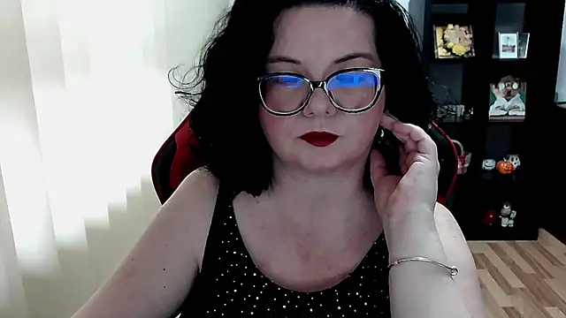 MissTroublle online show from February 2026 01:12:02 PM