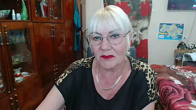Snapshot of JenaCheim chatting on June 2026 04:18:02 AM JenaCheim online show from June 2026 04:18:02 AM