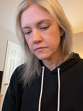 Snapshot of Kay_Cakes chatting on February 2026 04:05:02 PM Kay Cakes online show from February 2026 04:05:02 PM