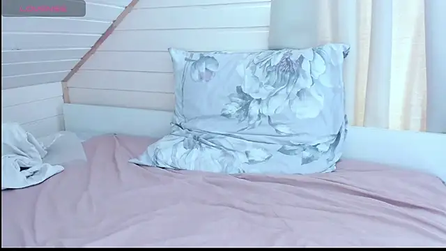 I AM MILF online show from February 2025 11:01:02 AM