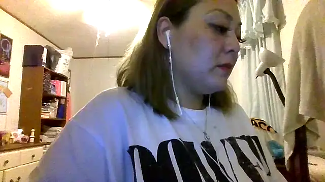 YOUNGFLICKA online show from November 2025 04:11:01 AM