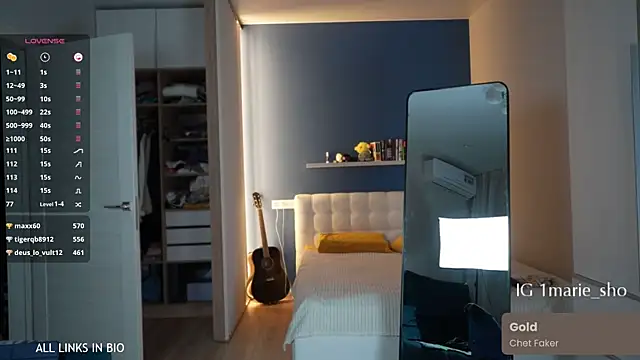 LAUREL HAZEL online show from September 2025 06:18:01 PM