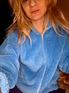 YogisticJuli666 online show from January 2025 06:03:01 AM