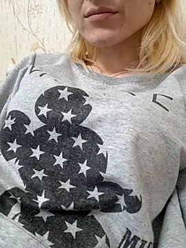 YogisticJuli666 online show from March 2025 10:24:02 AM