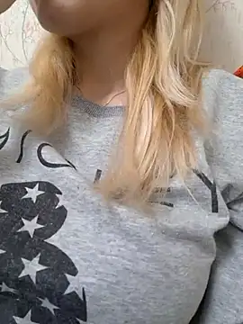 YogisticJuli666 online show from March 2025 06:01:01 AM