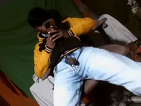 desiboy1101 online show from December 2025 01:59:02 PM