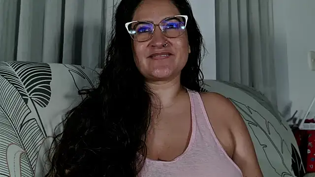 DeesseLuxure online show from April 2026 05:14:01 AM