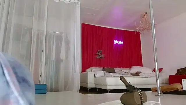 Snapshot of Sweet-Ginger chatting on December 2024 06:12:02 PM Sweet-Ginger online show from December 2024 06:12:02 PM