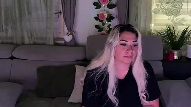 Monageil online show from October 2025 09:26:01 AM