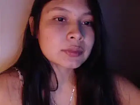 Snapshot of evolet01 chatting on January 2025 07:15:01 AM evolet01 online show from January 2025 07:15:01 AM