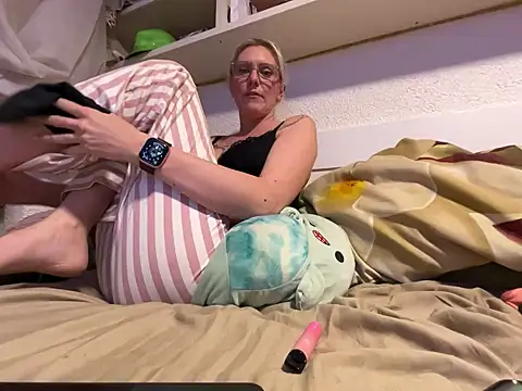 Snapshot of didi-diamond chatting on December 2024 07:32:02 PM didi-diamond online show from December 2024 07:32:02 PM