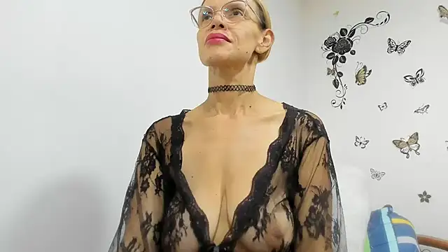Snapshot of jennifersmit1 chatting on May 2026 05:10:01 PM jennifersmit1 online show from May 2026 05:10:01 PM