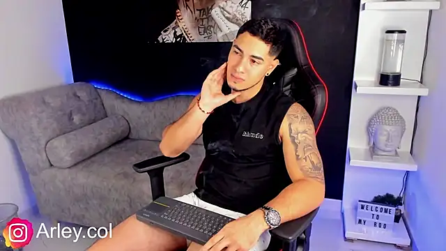 Dimitri Colleman online show from December 2024 03:23:02 AM