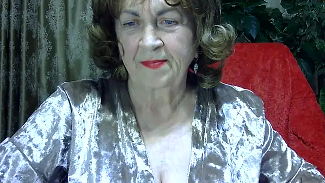 Emma52610 online show from April 2026 04:26:02 PM