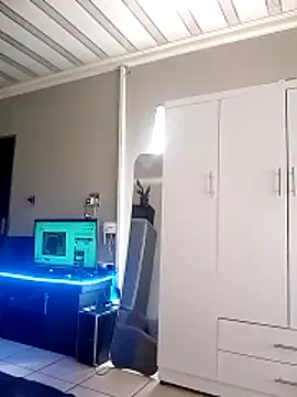 SQUITBOOTY online show from November 2025 08:50:01 AM