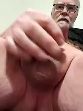 Snapshot of Redhairy4u chatting on December 2024 10:32:02 AM Redhairy4u online show from December 2024 10:32:02 AM