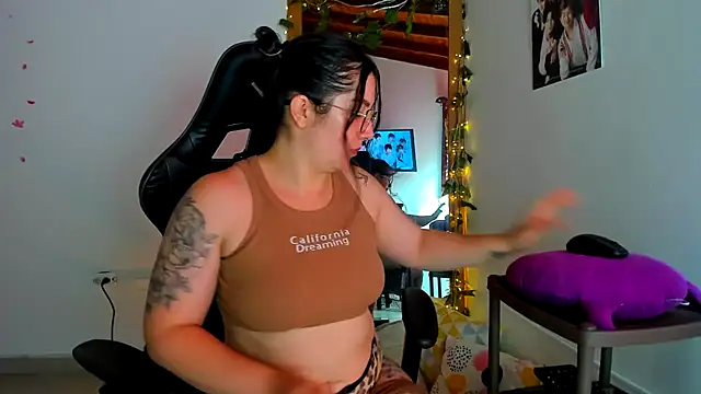 Susan Foxx online show from March 2025 07:46:01 PM