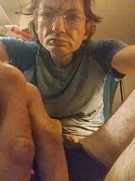 Snapshot of ROBERT0516 chatting on October 2025 12:44:02 PM ROBERT0516 online show from October 2025 12:44:02 PM