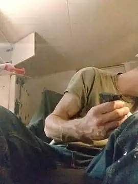 Snapshot of ROBERT0516 chatting on October 2025 04:48:01 AM ROBERT0516 online show from October 2025 04:48:01 AM