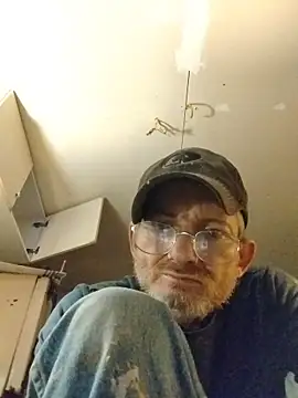 Snapshot of ROBERT0516 chatting on November 2025 10:20:02 PM ROBERT0516 online show from November 2025 10:20:02 PM