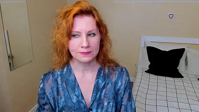 FoxySophia online show from September 2025 08:10:01 PM