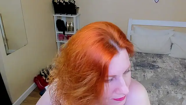 Snapshot of FoxySophia chatting on June 2026 12:43:02 AM FoxySophia online show from June 2026 12:43:02 AM