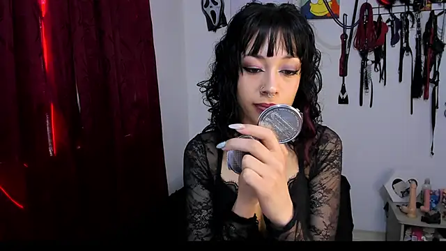 Snapshot of dungeongirls chatting on January 2025 07:05:01 PM dungeongirls online show from January 2025 07:05:01 PM