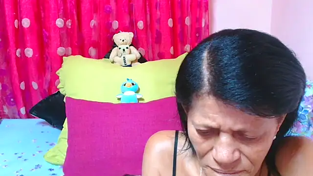 Snapshot of SLUTTYROXY chatting on February 2026 07:45:01 PM SLUTTYROXY online show from February 2026 07:45:01 PM