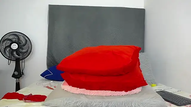 LoraineBigCockTs online show from March 2025 04:55:02 PM