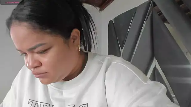 moonsweet1 online show from February 2025 06:20:01 PM