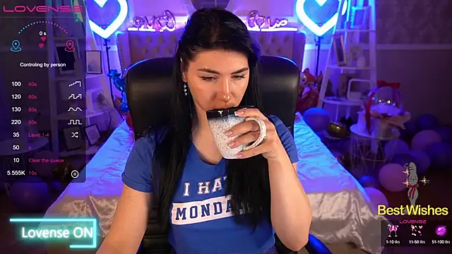 Snapshot of EmilyCandyy chatting on February 2025 06:53:02 AM EmilyCandyy online show from February 2025 06:53:02 AM