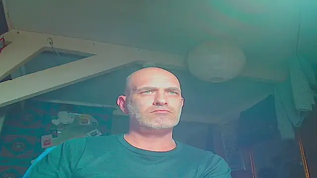 maxhard77 online show from May 2026 10:17:01 PM