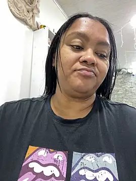 yanza2002 online show from February 2026 11:20:02 PM