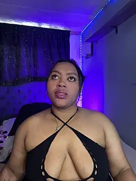 yanza2002 online show from February 2026 06:17:02 PM