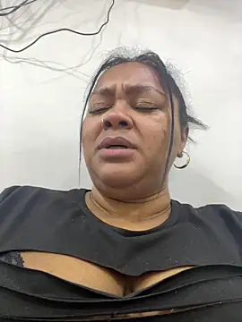 yanza2002 online show from February 2026 11:38:01 PM